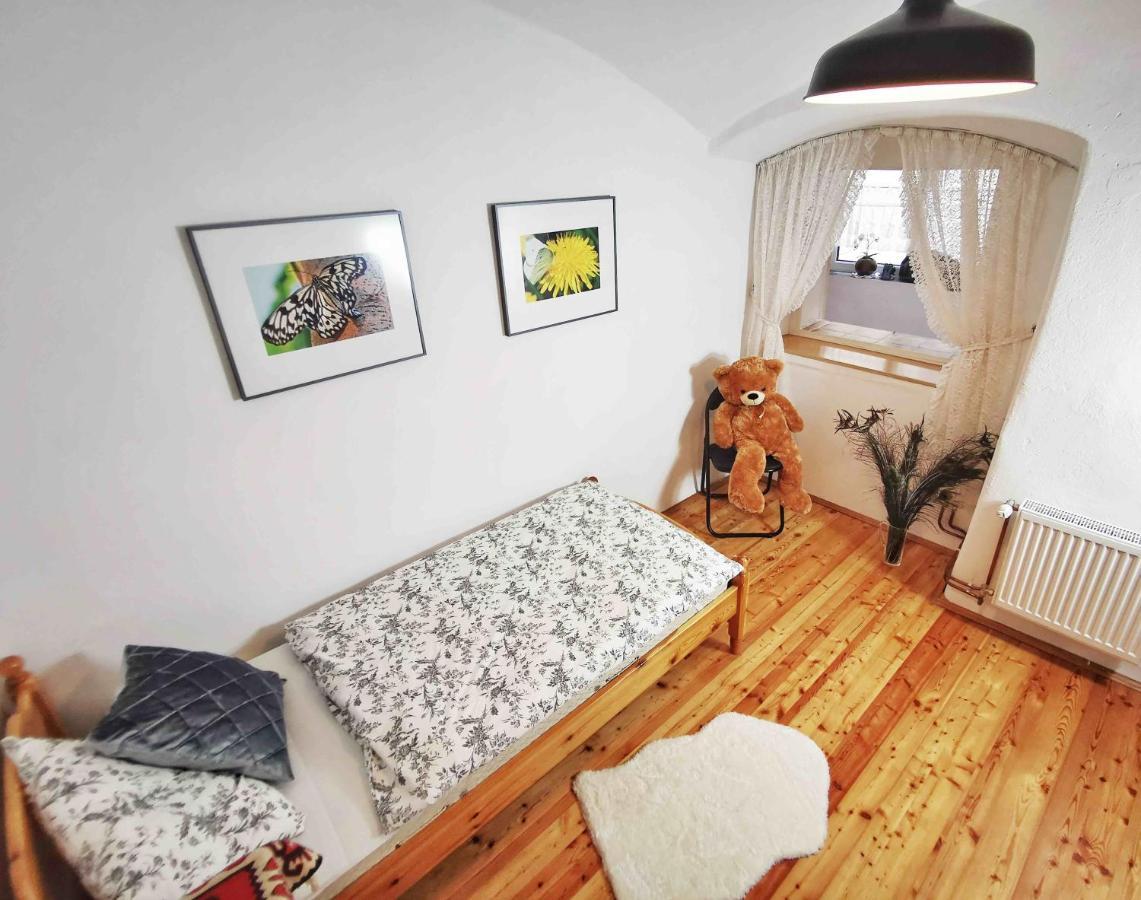 Ferienwohnung Himmelberg 80M2 In Der Altstadt Und Toll Fuer Familien Клагенфурт Екстериор снимка